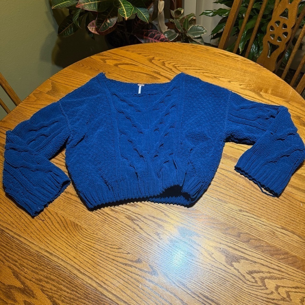 Free People Blue Chenille Chunky Cable Knit Oversized Cropped Sweater Size XS